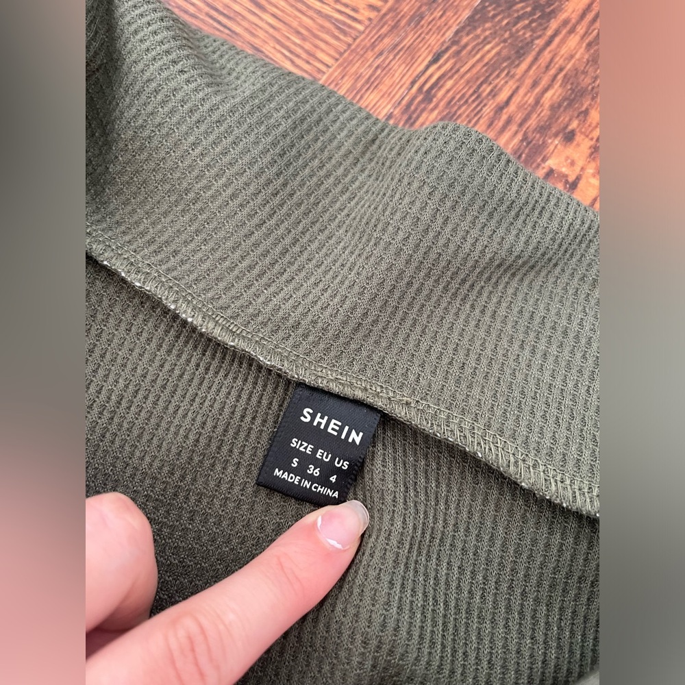 SHEIN long sleeve half button drop shoulder tee in army green size small - Picture 6 of 7